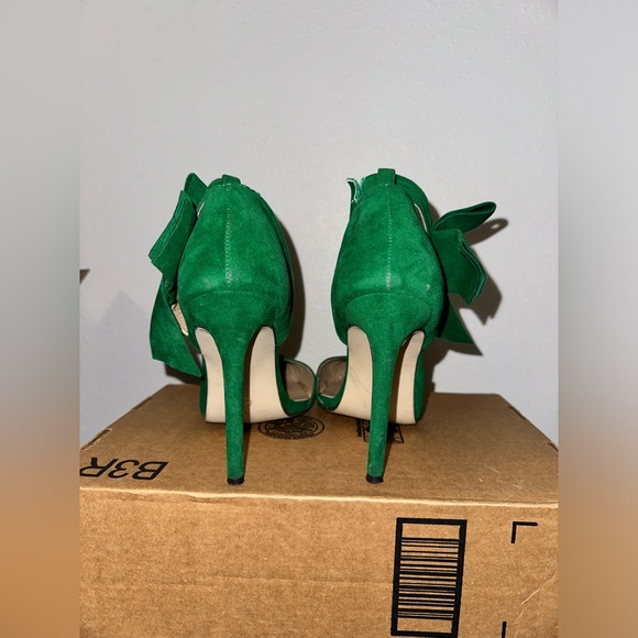 Kelly Green Bow Heels - Picture 4 of 5